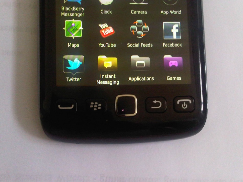 blackberry-touch-9680-2
