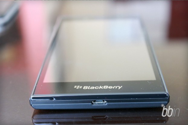 Сравнение BlackBerry Z3 и Z30
