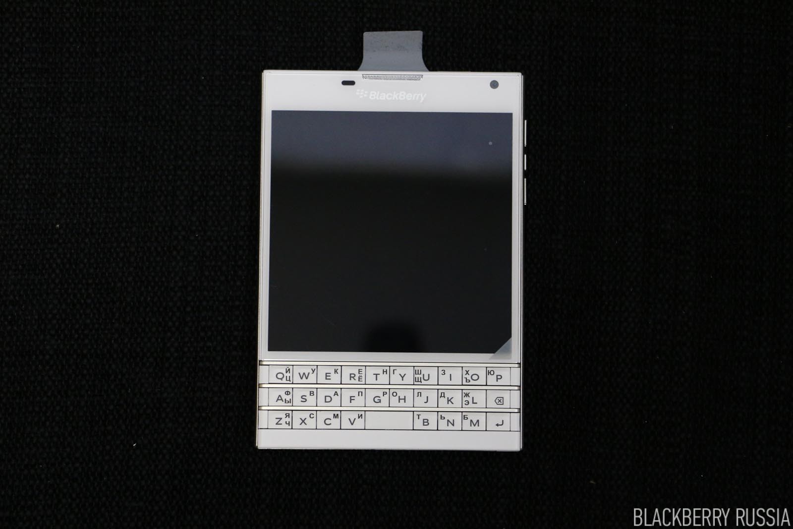 Белый BlackBerry Passport