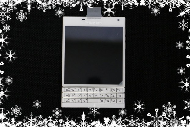 Фотообзор белого BlackBerry Passport
