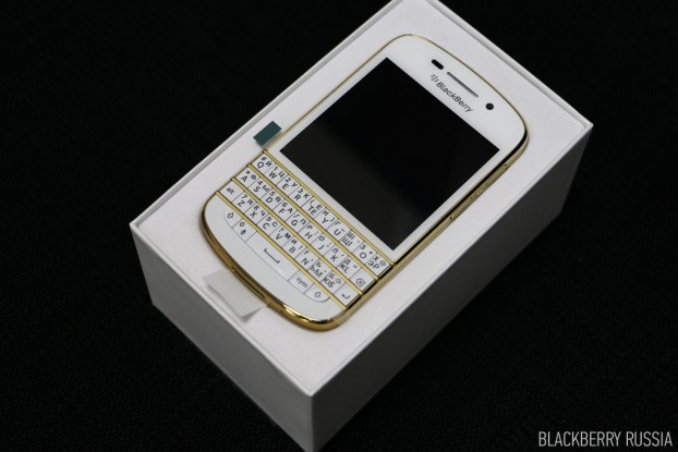 Золотой BlackBerry Q10 Gold Special Edition