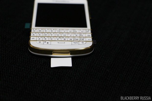 Золотой BlackBerry Q10 Gold Special Edition