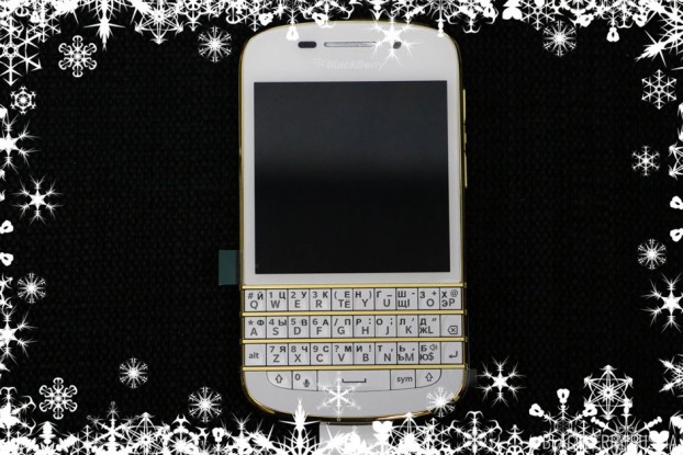 Фотообзор BlackBerry Q10 Gold Special Edition
