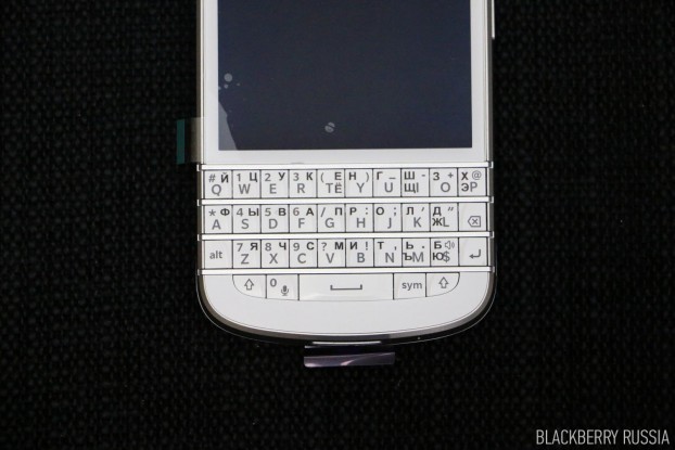 Белый BlackBerry Q10