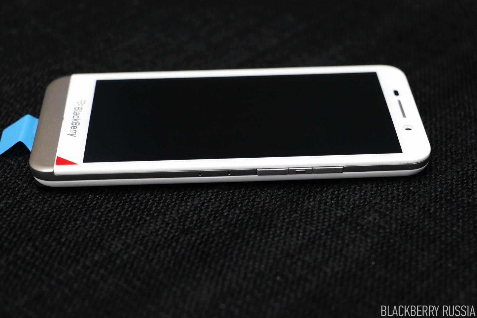Белый BlackBerry Z30