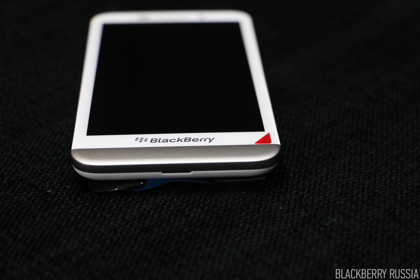 Белый BlackBerry Z30
