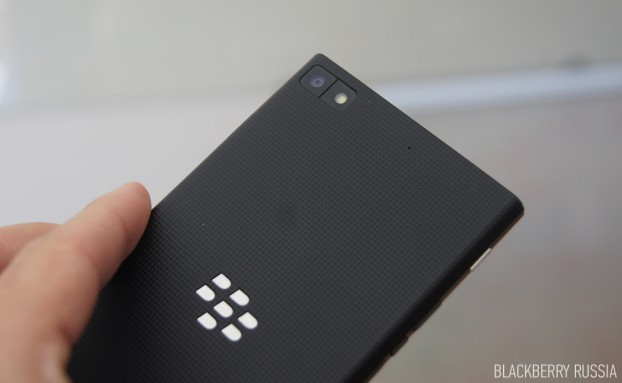 blackberry passport и blackberry z3 получили награду за лучший дизайн