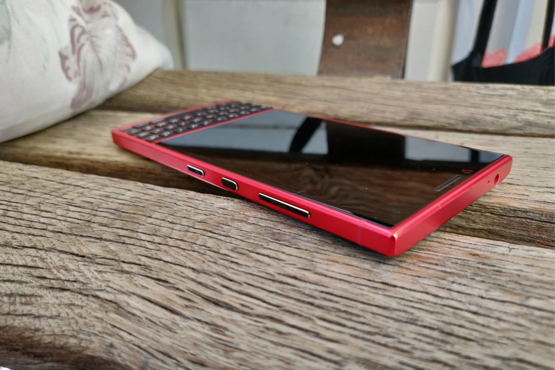 BlackBerry key2 red edition красный