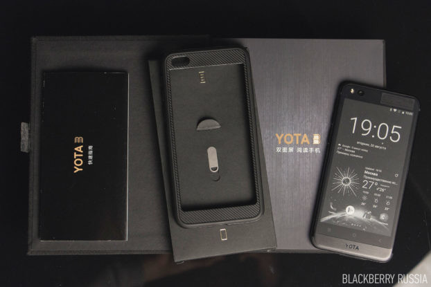 Смартфон Yotaphone 3+ распаковка, комплектация